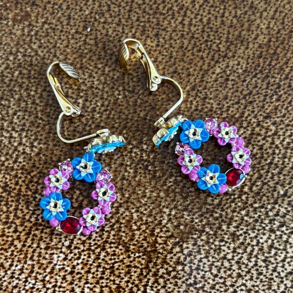 Les Nereides Clip-on EarringForget-me-not and Rosebuds Circular Clip-on Earring - Picture 3 of 5